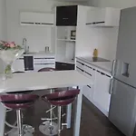 F2 rez de jardin