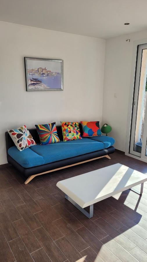 F2 Rez De Jardin Appartement *